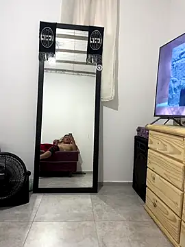 alexmendoza22 online show from December 5, 9:33 pm