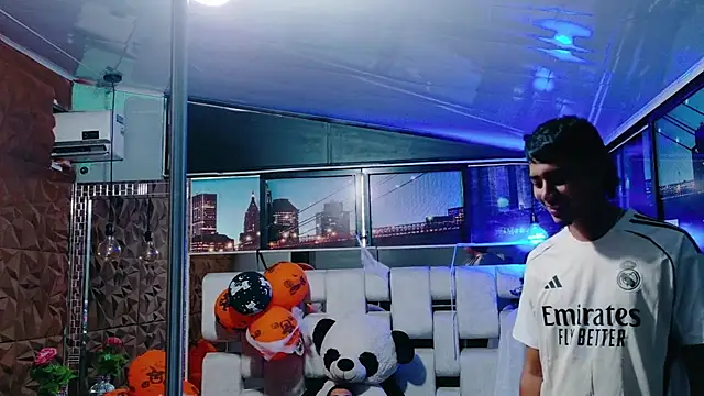 darwinandbrayann online show from October 31, 12:41 pm