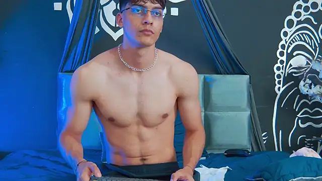 AlessioVitale online show from January 10, 5:50 pm