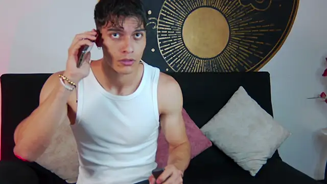 AlessioVitale online show from February 13, 8:03 pm