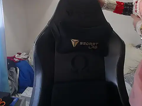 VanesaCrossic online show from March 24, 10:20 am