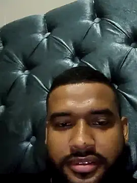 William1234-56 online show from April 19, 7:49 pm