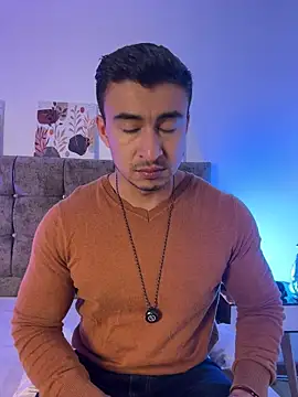 Chris Clarck online show from April 10, 7:10 pm