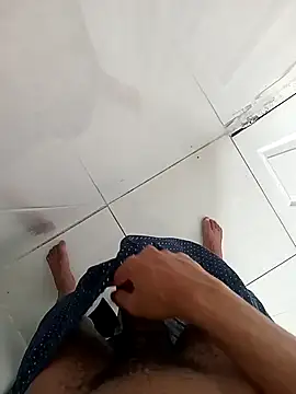 UNCLEZESTYY online show from February 24, 9:54 am