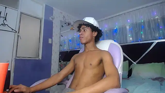 Santy bigcock 01 online show from May 19, 4:57 pm