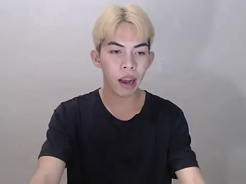 Urhotsilverboy online show from June 7, 3:19 pm
