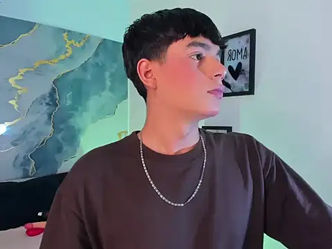 Isaac Kurtt online show from December 4, 7:54 pm