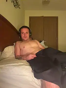 XninoXlokoX9977 online show from May 11, 7:43 am