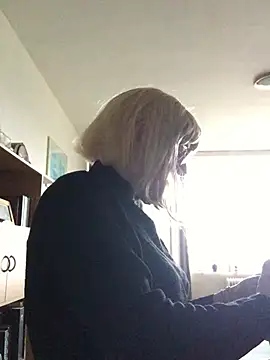 simone xdressing online show from February 22, 8:27 am