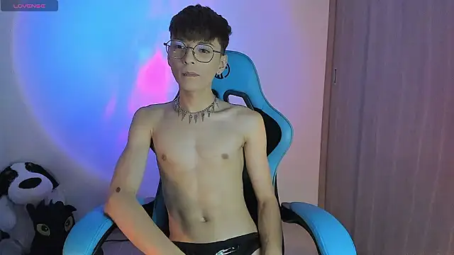 RYO BLEU  online show from February 5, 3:24 am