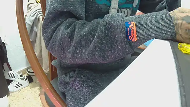 Calavera2001 online show from December 15, 1:19 pm