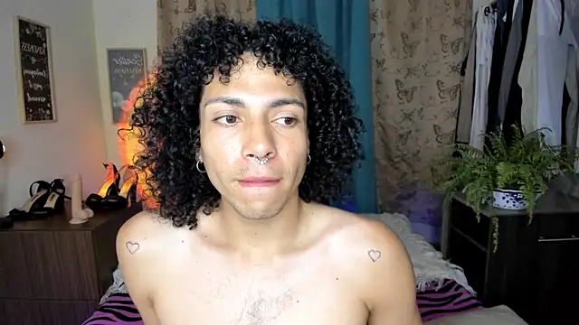 Angel White25 online show from April 10, 1:01 am