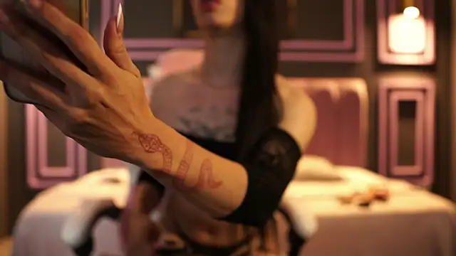 Dana Jones online show from November 13, 12:26 am