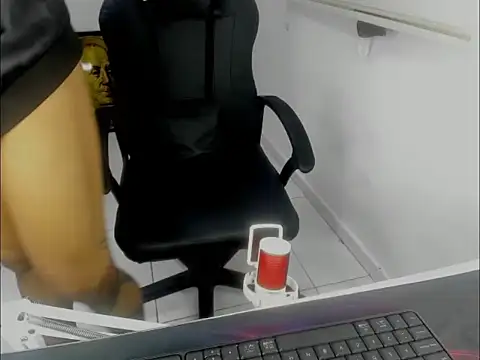 master leather online show from March 20, 12:31 pm