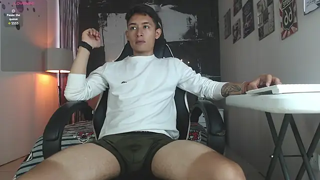 Angell01  online show from November 14, 8:10 pm