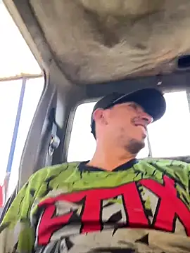 algila08 online show from March 24, 9:30 pm