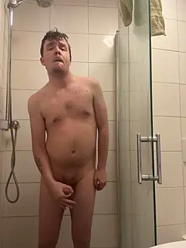 nicknicknick18112 online show from April 2, 11:12 pm