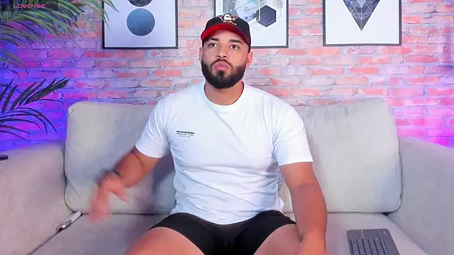 Chris Varden online show from December 2, 7:28 pm