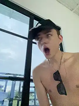 Boyfriend-Hot online show from November 28, 10:44 pm