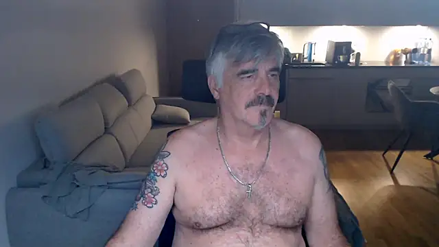 Buidapest online show from December 15, 2:41 am