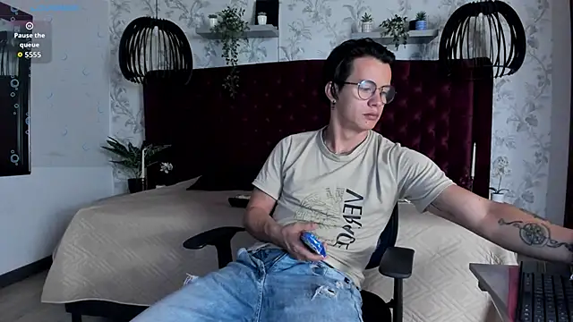 Brandon starkk online show from February 2, 12:24 pm