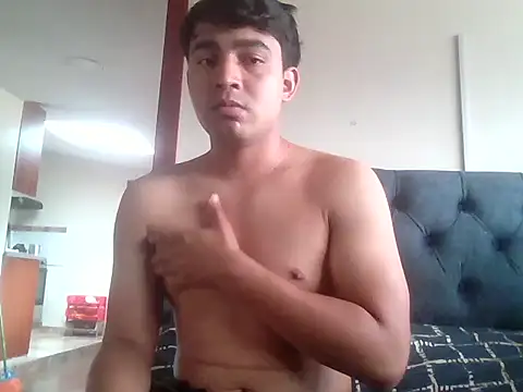 augustboyy online show from November 17, 2:42 pm