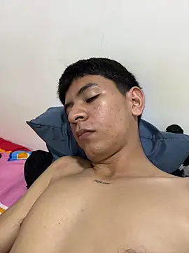 andresinh  online show from November 18, 2:26 am