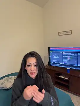 YourPlayfulCouple online show from December 21, 5:15 am