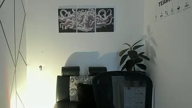 James Adams 01 online show from December 16, 12:45 pm