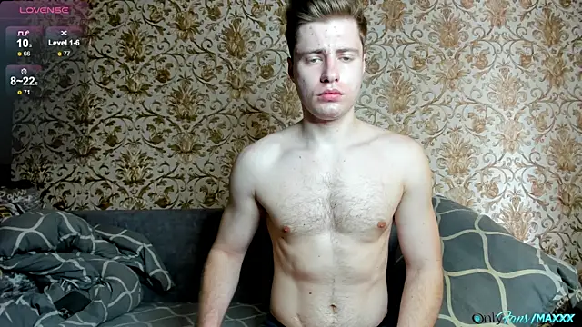 Maxhornyblondieman online show from April 18, 8:27 am