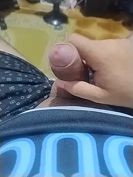 Yurimarinho08  online show from June 3, 1:24 pm