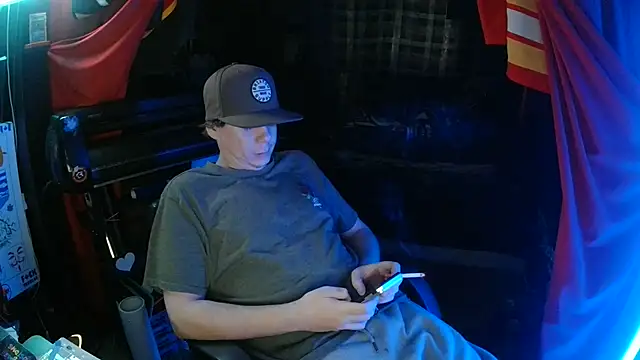 Bowerboi online show from December 4, 8:38 pm