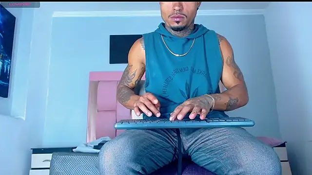 Hot Latino x online show from February 6, 12:35 pm