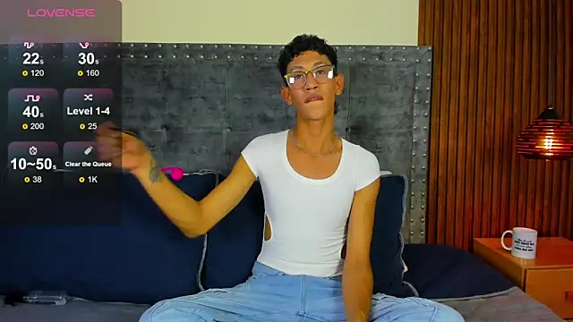 alan bless18 online show from November 26, 7:06 pm