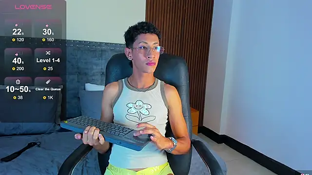 alan bless18 online show from November 25, 7:05 pm