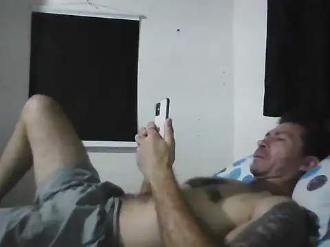 RobertoLuiz84 online show from January 10, 7:28 pm