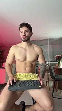 Valenthino Salvatore online show from December 23, 3:48 am