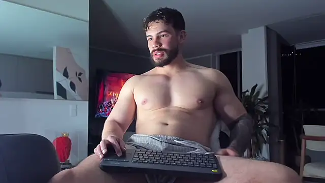 Valenthino Salvatore online show from April 6, 4:46 am