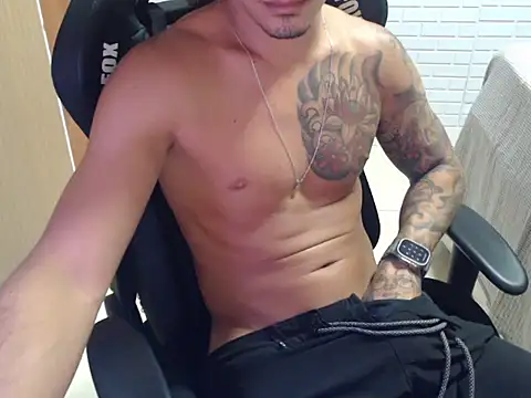 enzofelipe online show from July 28, 8:34 pm