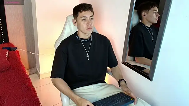 LoganFoster  online show from January 16, 8:22 pm