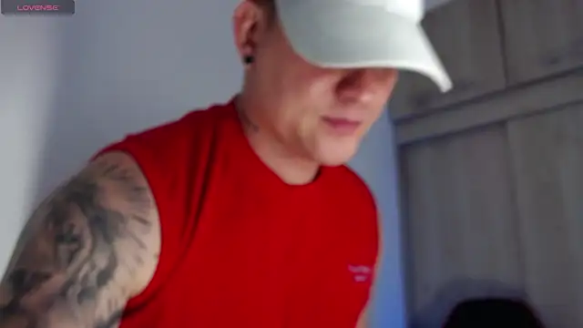 leon cumming online show from November 25, 10:56 pm