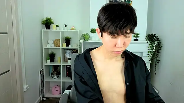 YugoAsian online show from February 3, 12:32 pm