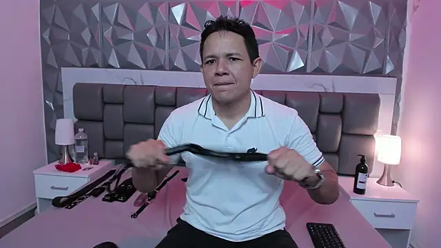 DaniyMel online show from December 5, 2:02 pm