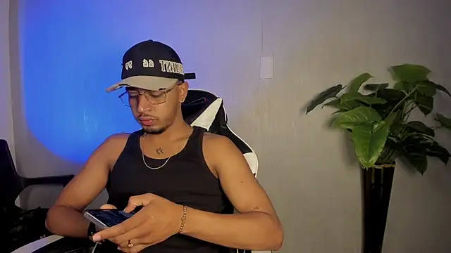 Brand Collins online show from December 13, 7:53 pm