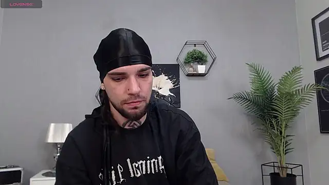 KaneHunter online show from April 18, 7:04 pm