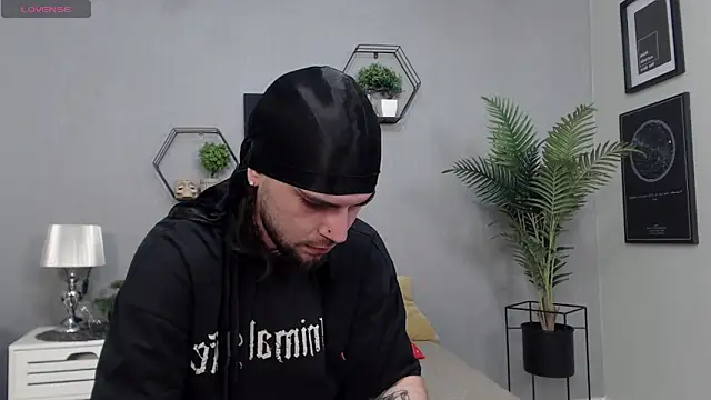 KaneHunter online show from April 18, 7:58 pm