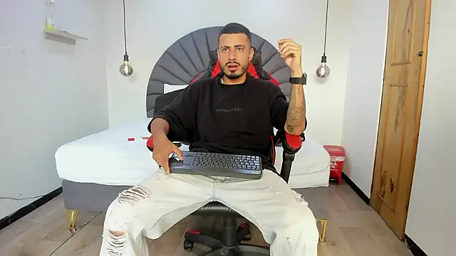 MatthewCullen online show from February 18, 9:56 pm