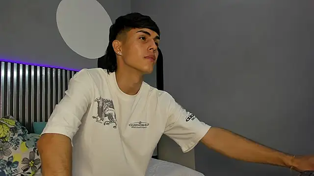 Ethan Jamees online show from January 17, 7:38 pm