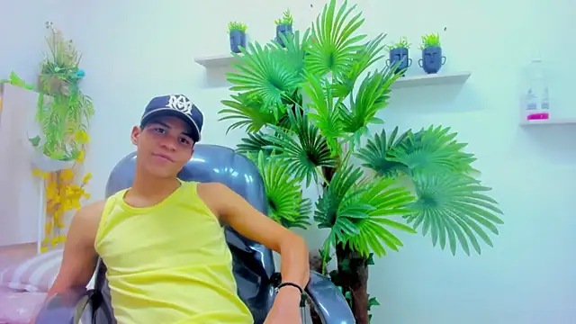 MorochoHott online show from November 27, 10:35 pm