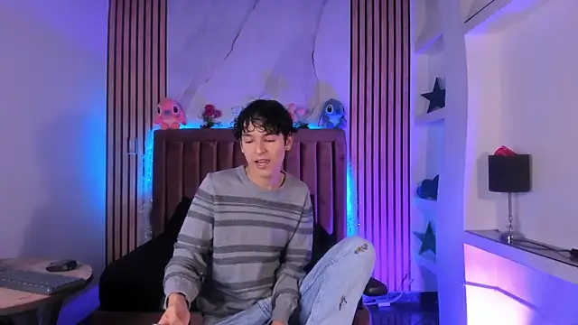 SthepanodiMonaco online show from January 13, 7:18 pm